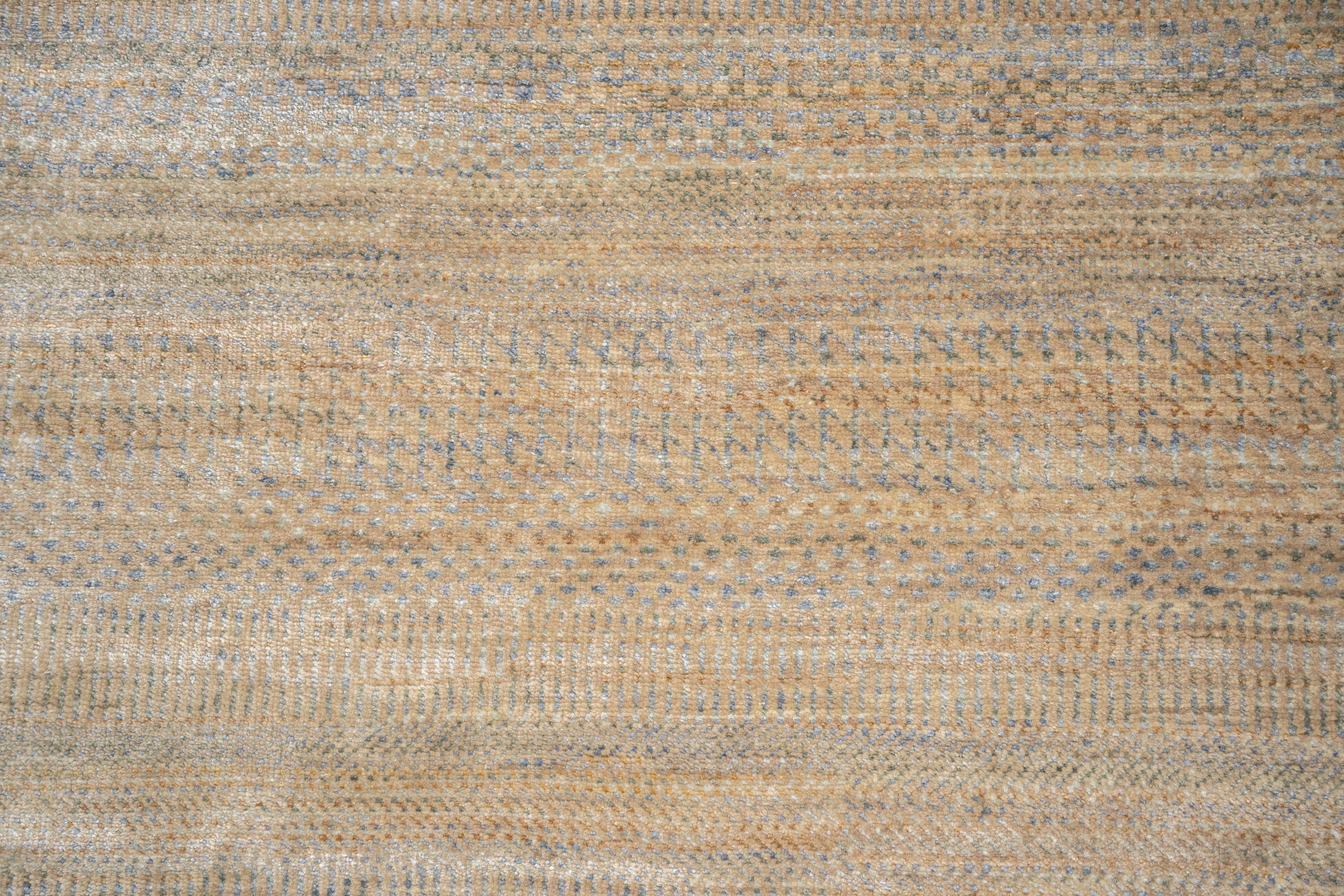 Handknotted Carpet, DIA- 1085 MCN,  French Beige & Grullo